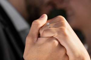 From Pavé to Plain: How to Choose the Right Finish for Your Wedding Ring From Pavé to Plain: How to Choose the Right Finish for Your Wedding Ring